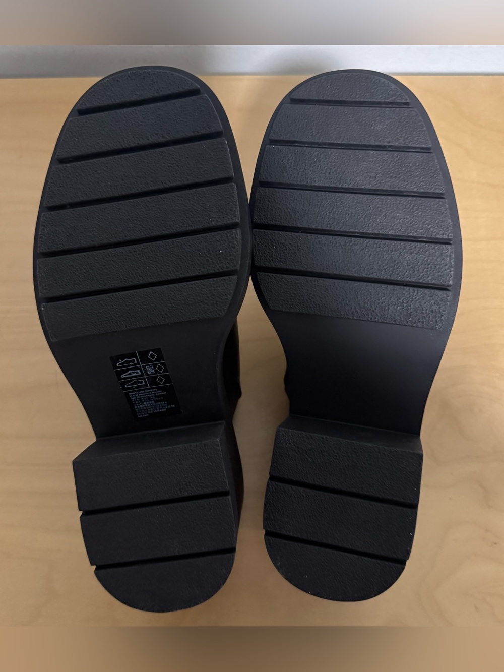 Monki Black Chunky Platform Mule Clogs - Picture 5 of 5